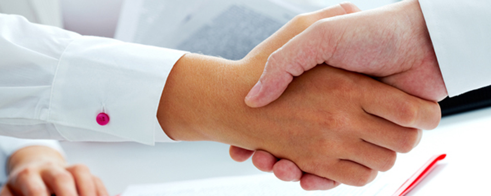 Haendeschuetteln Schmal Quer